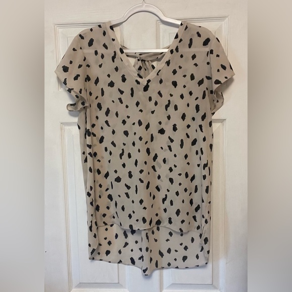 Tie-Back V-Neck Blouse - Picture 2 of 3